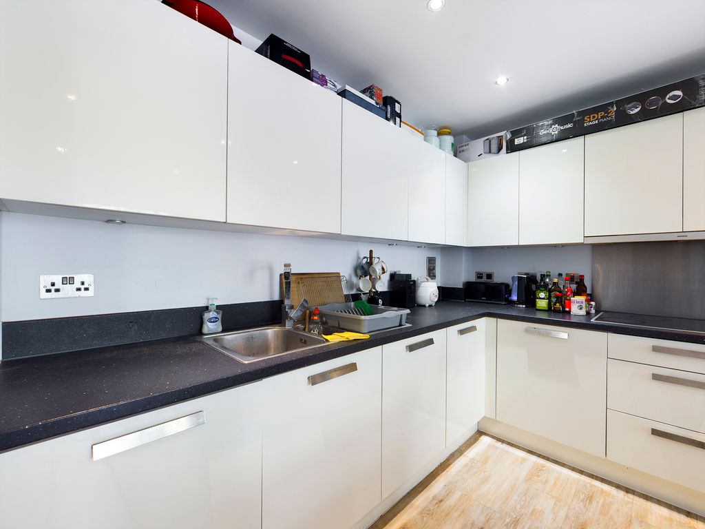 Property photo 2 of 9 Kitchen