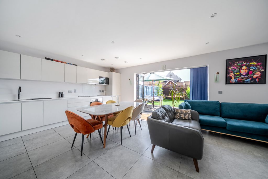 Property photo 2 of 28 1486232-14-6A47c0...