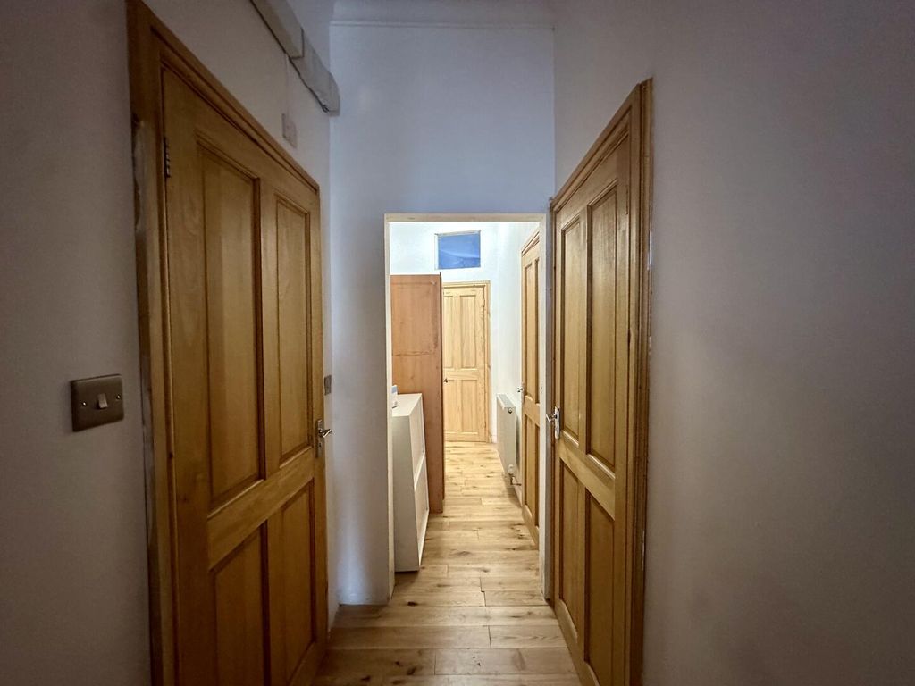Property photo 3 of 10 Hallway