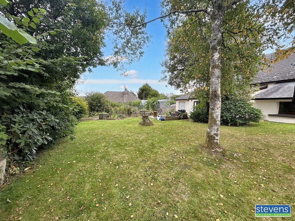 Property photo 2 of 27 Image00004 (10)