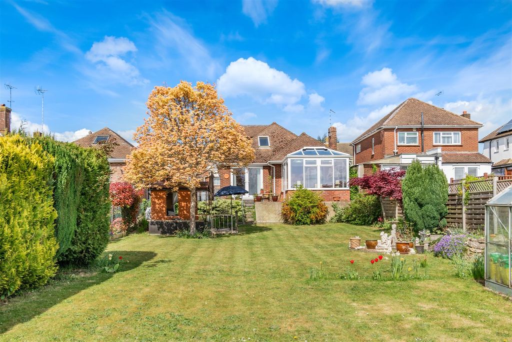 Property photo 2 of 16 8644140-Exterior10.Jpg