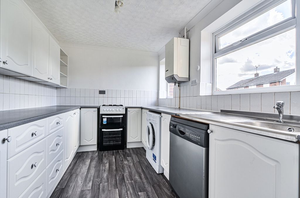 Property photo 3 of 12 1468250-10-6A21F6...