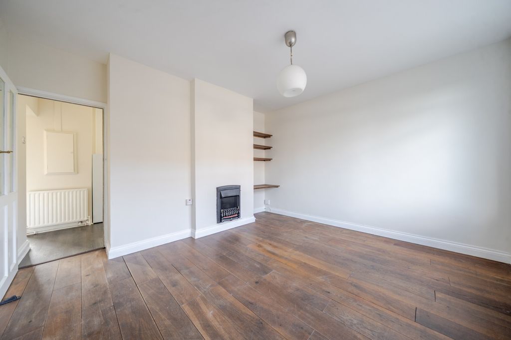 Property photo 2 of 20 Bedroom