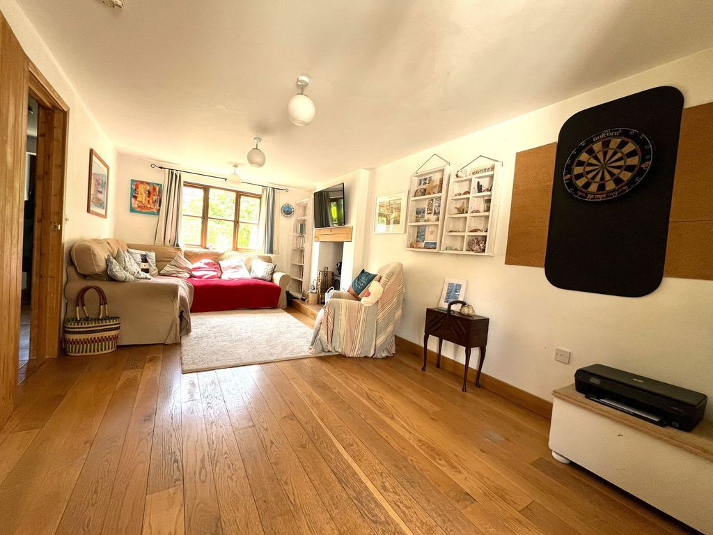 Property photo 3 of 20
