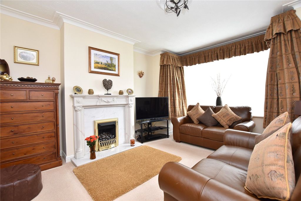 Property photo 2 of 25 Picture No. 17