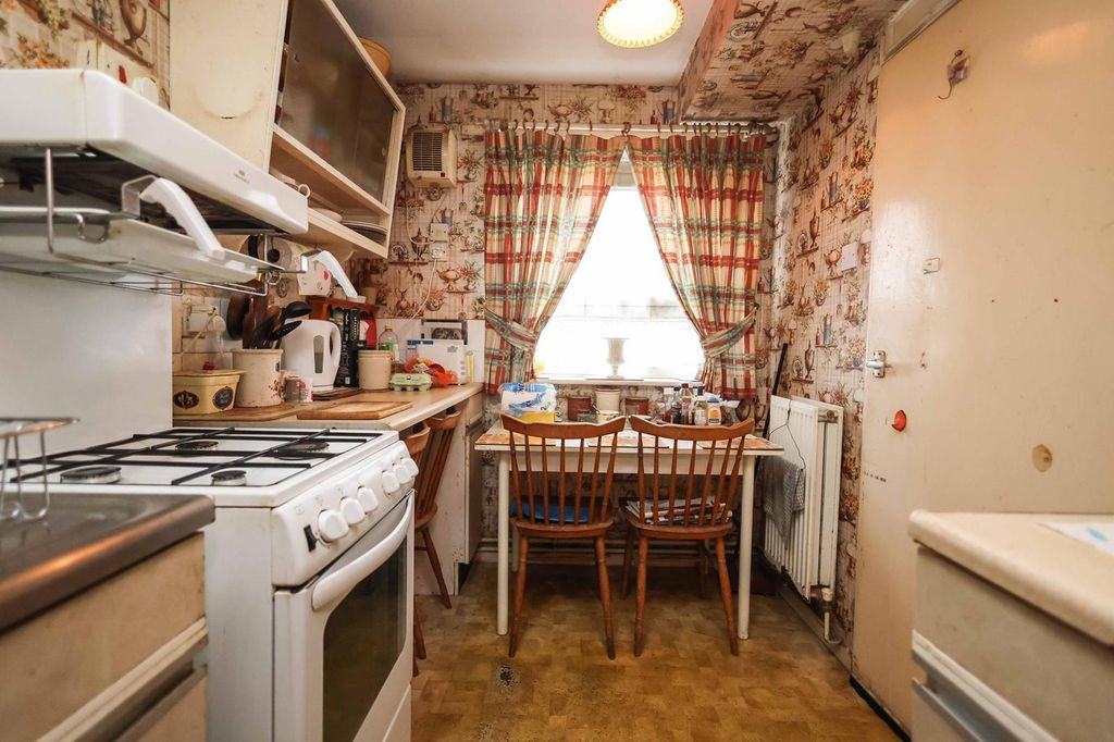 Additional image 4 of 2 bed flat for saleHill Street, Halesowen B63