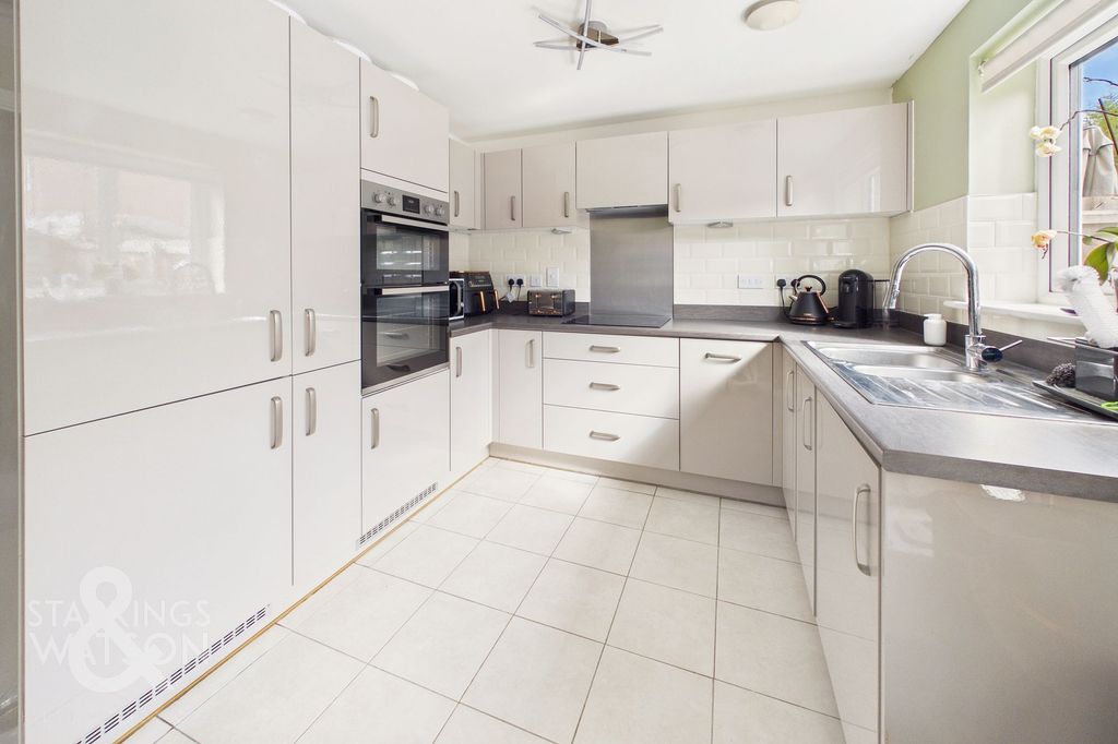 Property photo 3 of 16