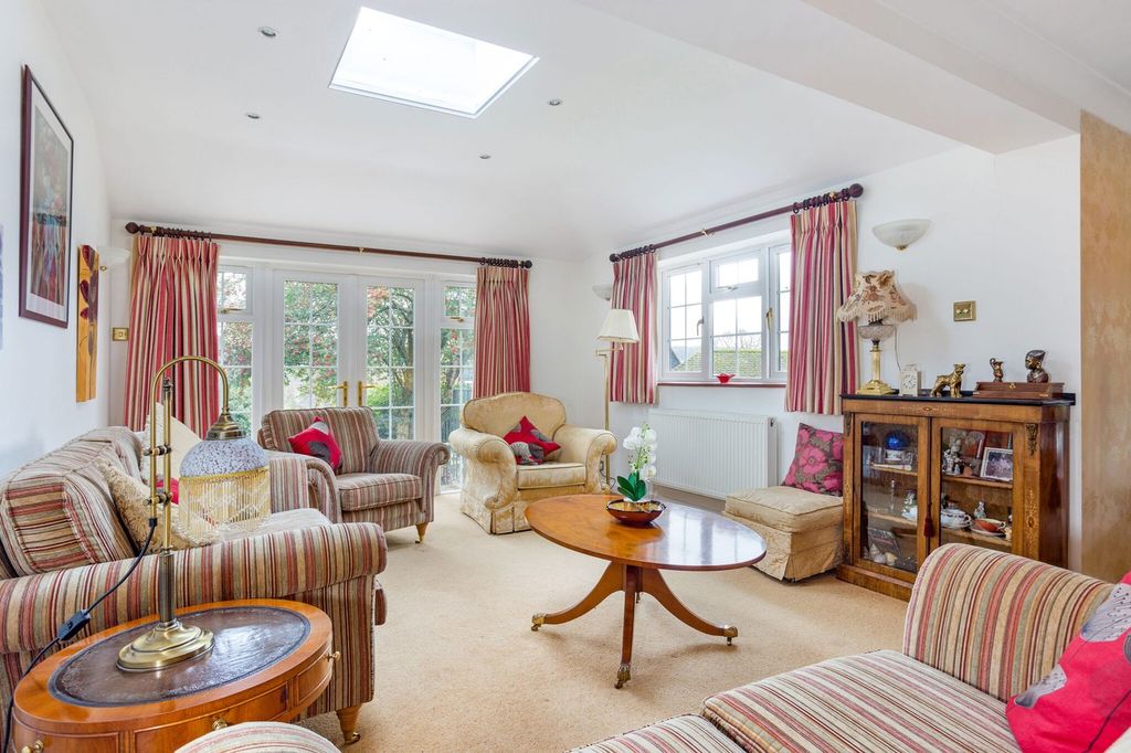 Property photo 2 of 52