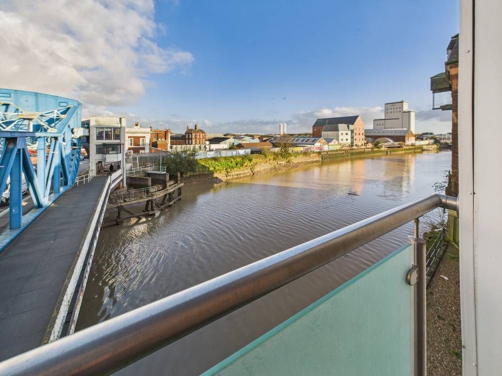 Property photo 3 of 13