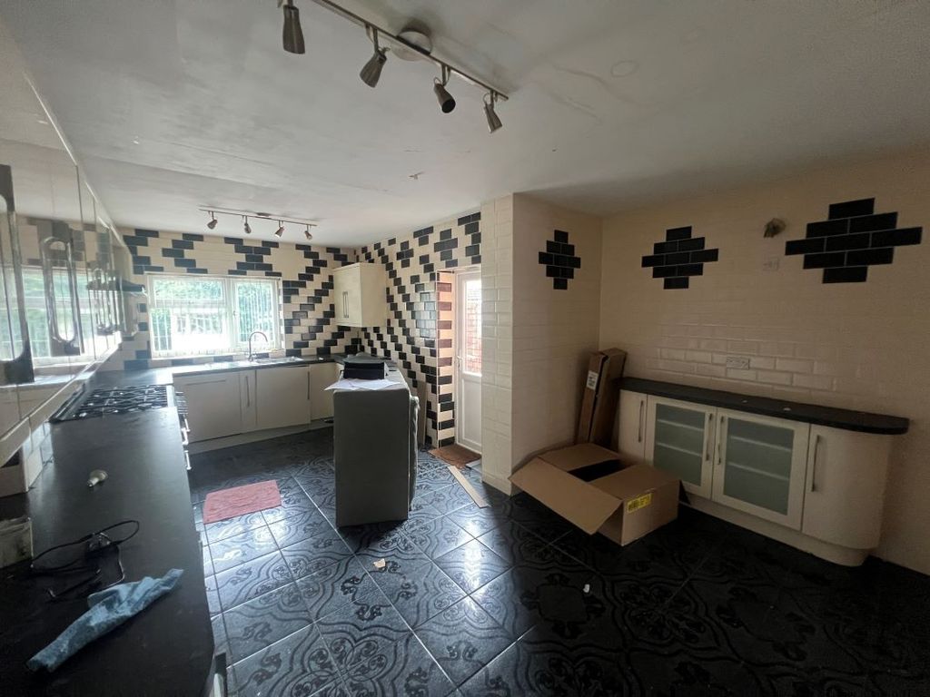 Property photo 3 of 30