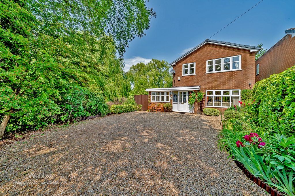 Property photo 1 of 39 Â© Webbs Estate Agents Â© (24 Of 151).Jpg