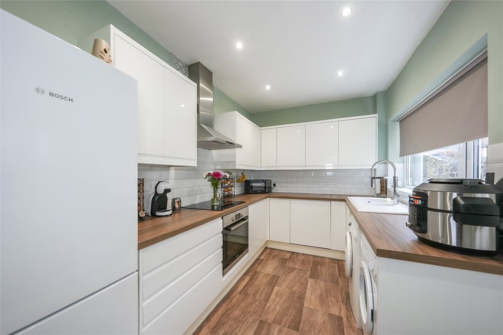 Property photo 2 of 18 Kitchen