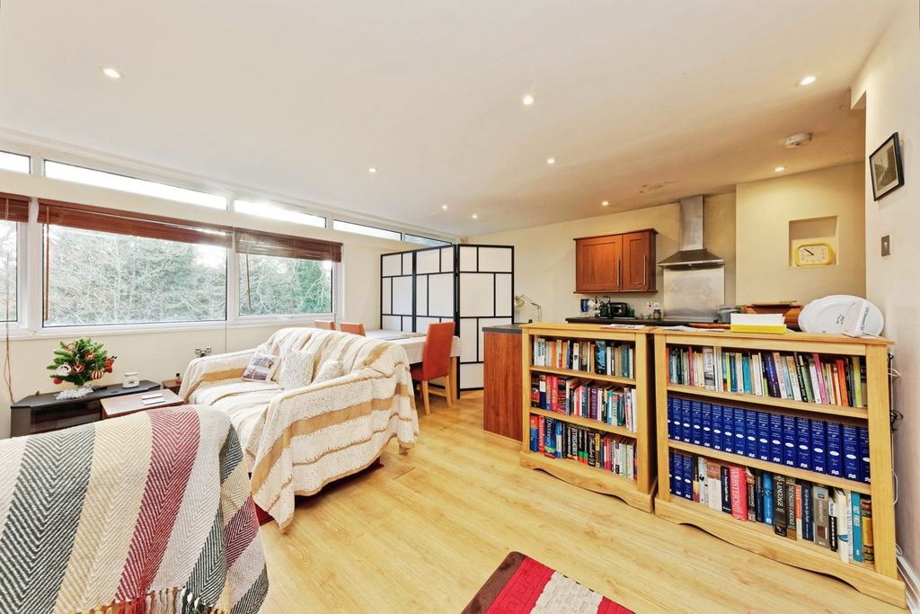 Property photo 2 of 18 Pbox-Img.Jpg