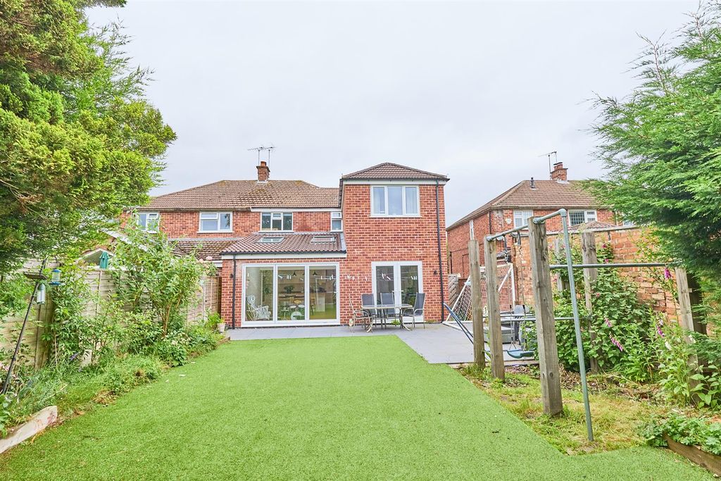 Property photo 3 of 23 Brockhurst Avenue_20.Jpg