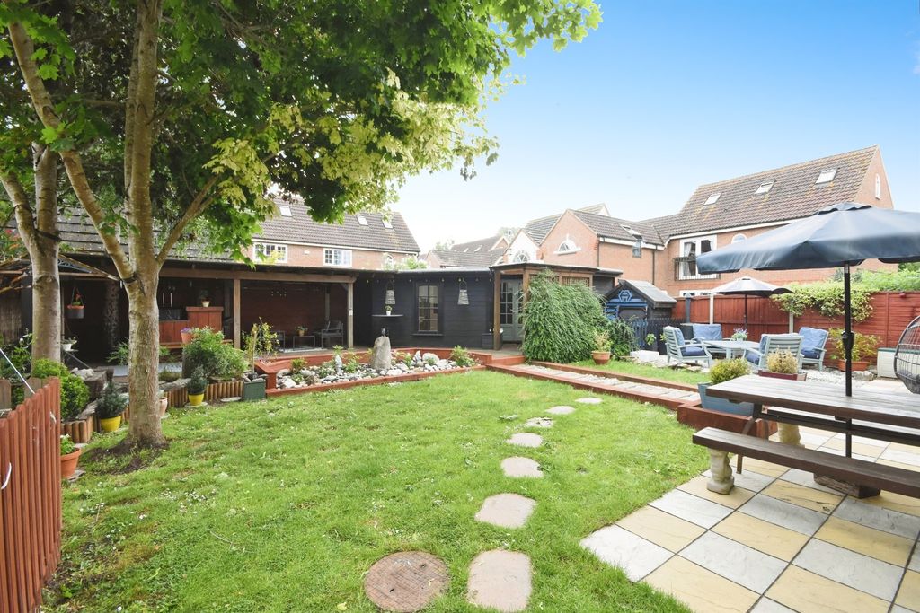 Property photo 2 of 19