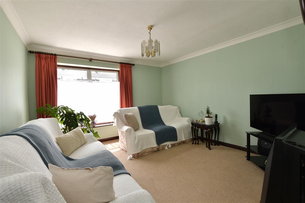 Property photo 2 of 13 Lounge