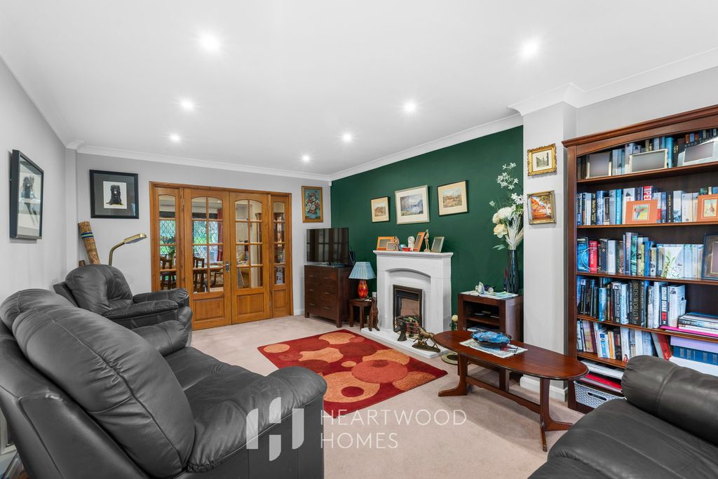 Property photo 2 of 24