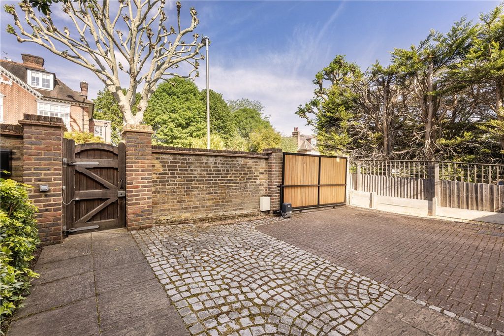 Property photo 3 of 11 Picture No. 02