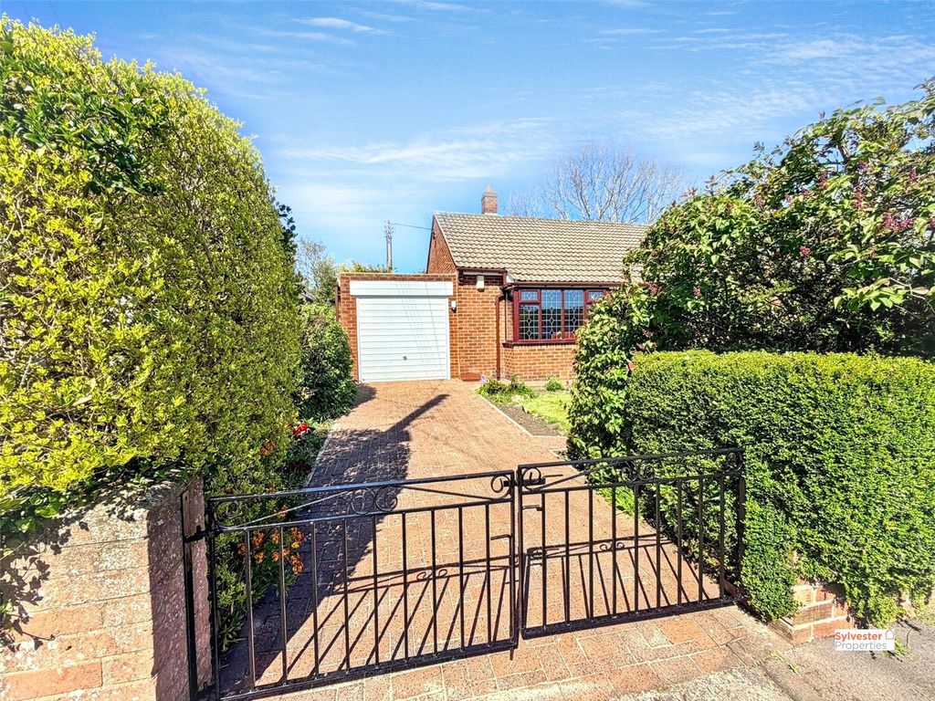 Property photo 2 of 24 Picture No. 23