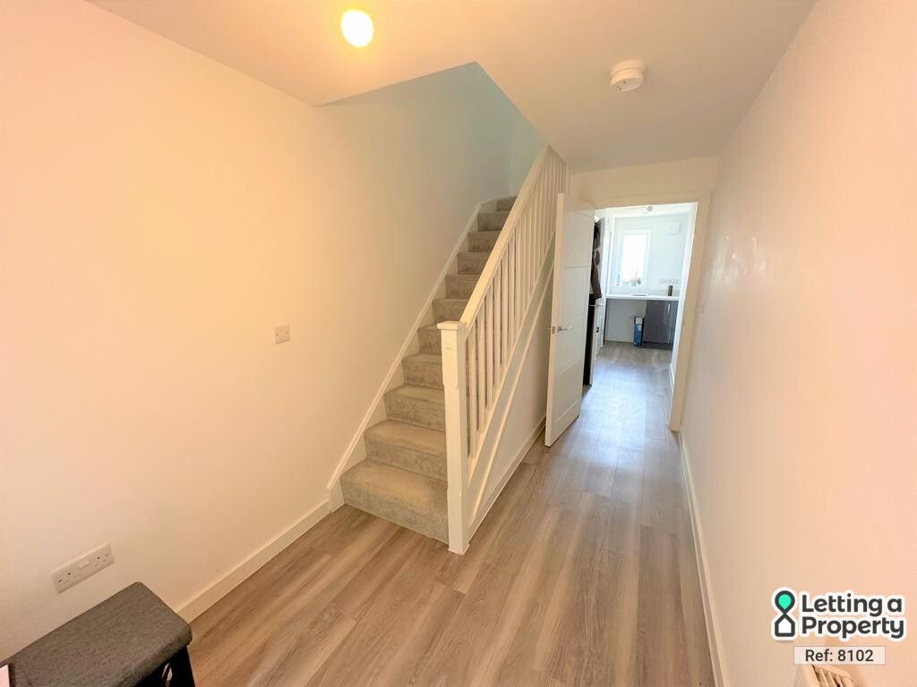 Property photo 2 of 32