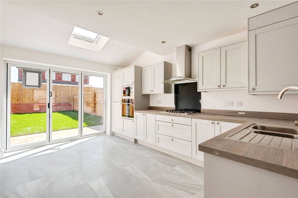Property photo 1 of 16 Picture No. 03