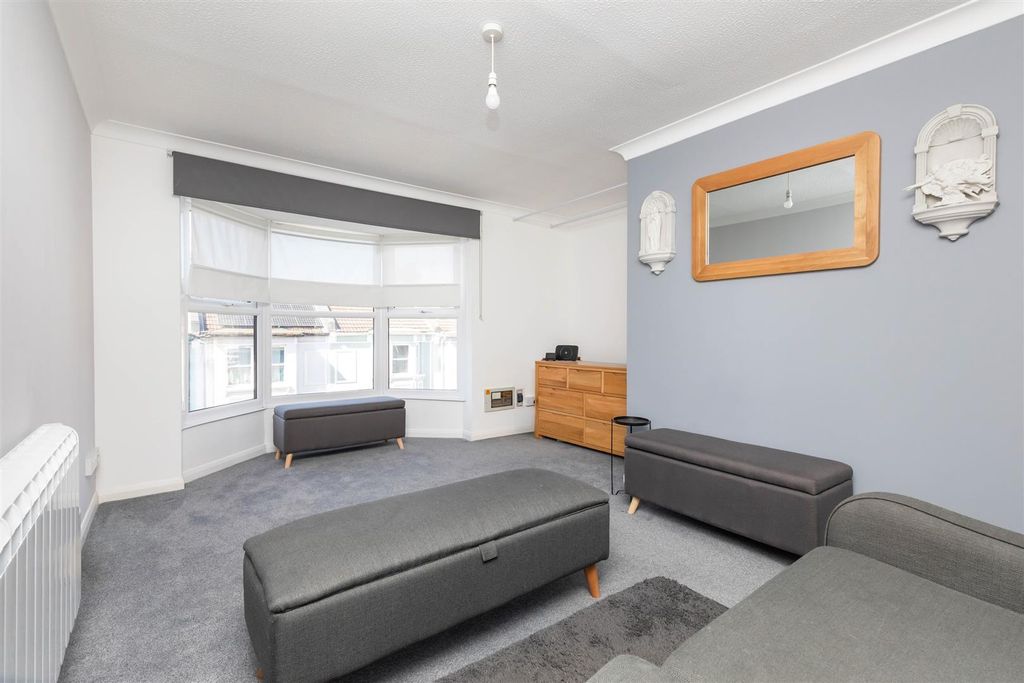 Property photo 1 of 8 Bonchurch Road-2.Jpg