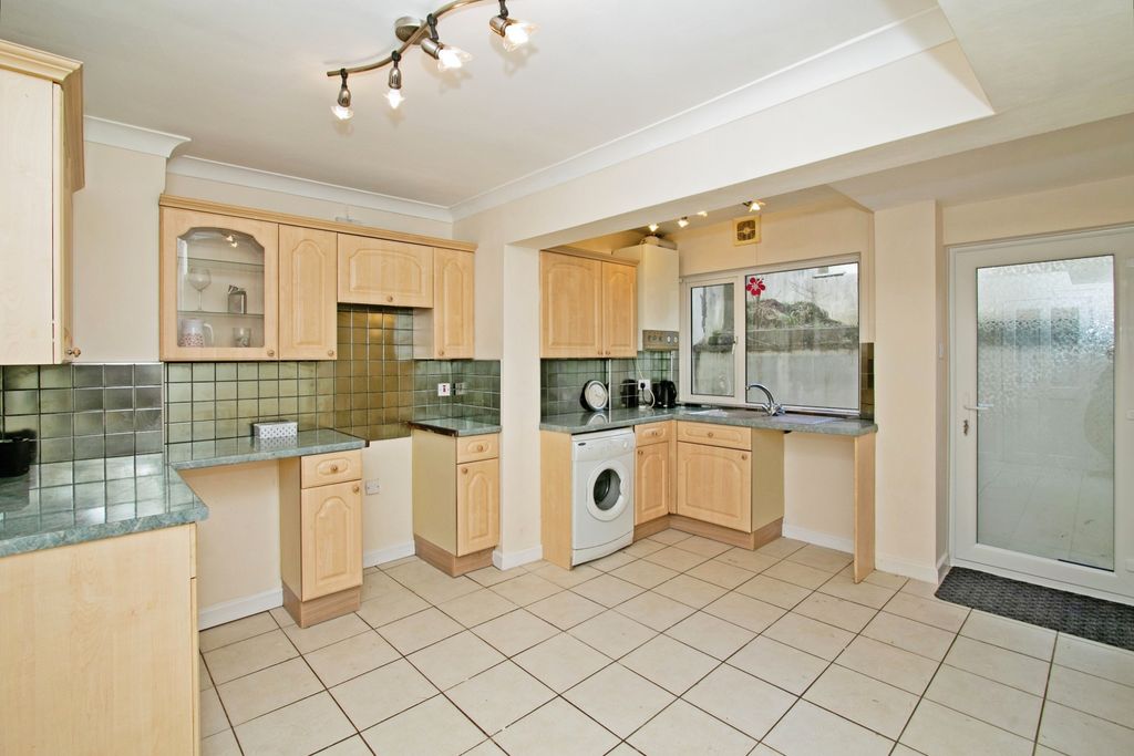 Property photo 2 of 19 Kitchen Diner