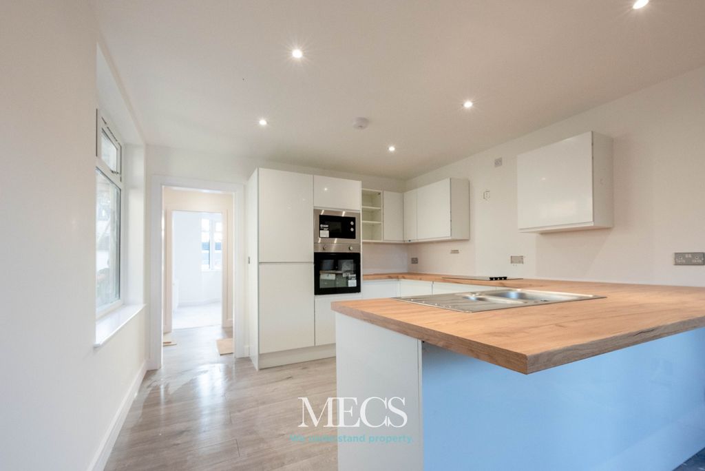 Property photo 3 of 9 3948816