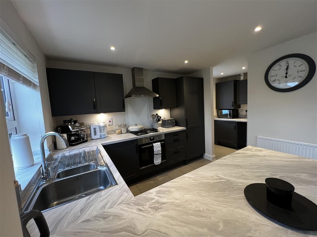 Property photo 2 of 20 Bedroom