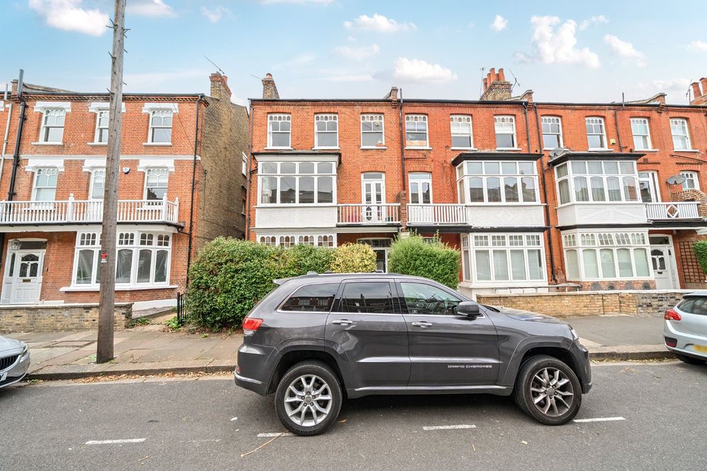 Property photo 2 of 14 Picture No. 11