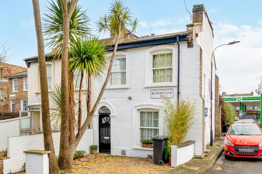 Property photo 2 of 9