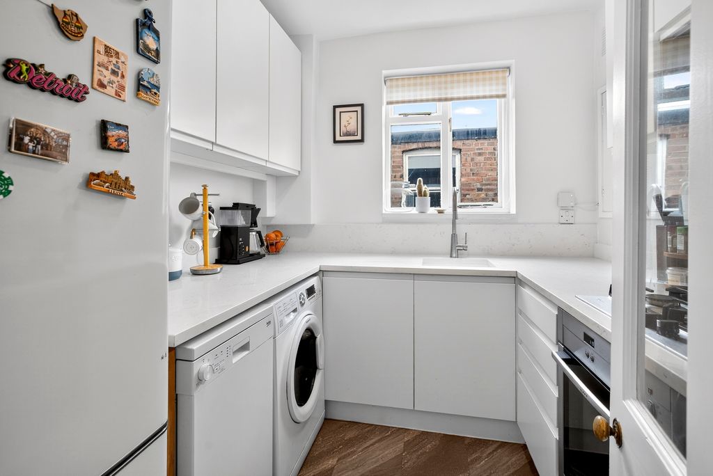 Property photo 3 of 24 Kitchen