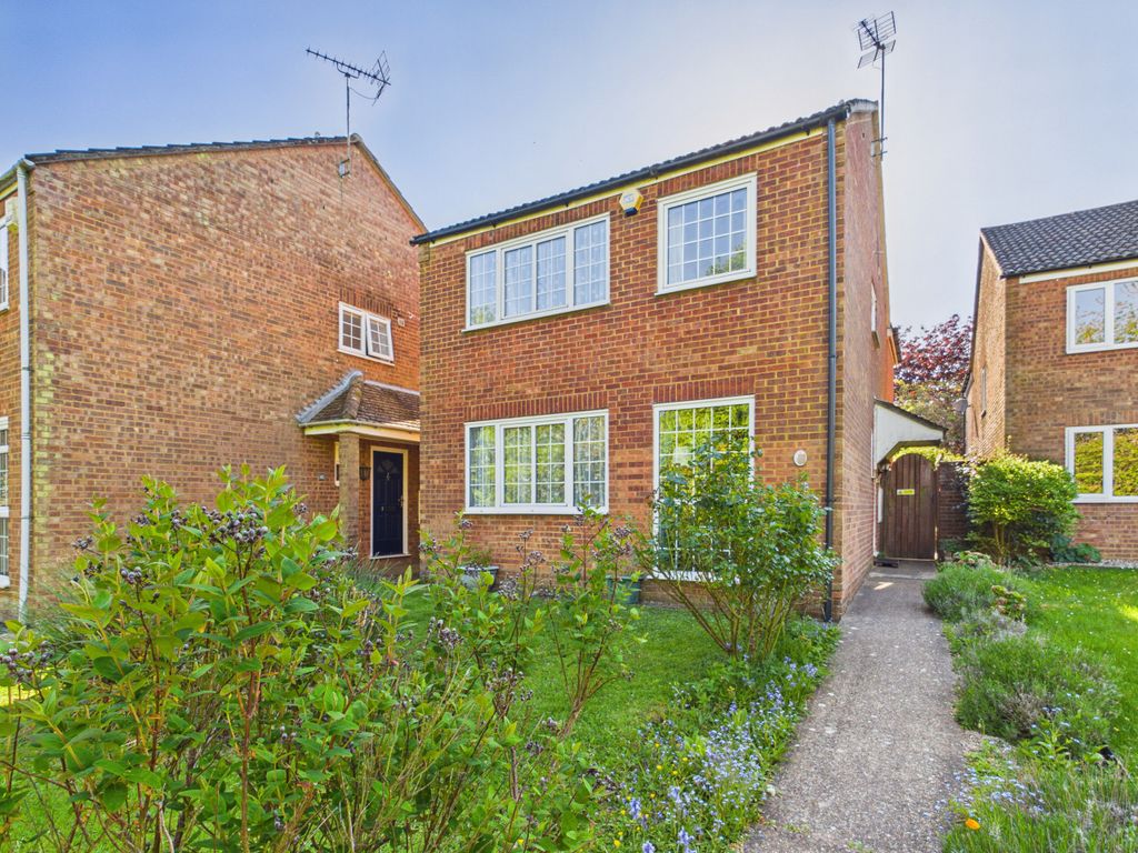 Property photo 1 of 14 Cam01354G0-Pr0714-Still036