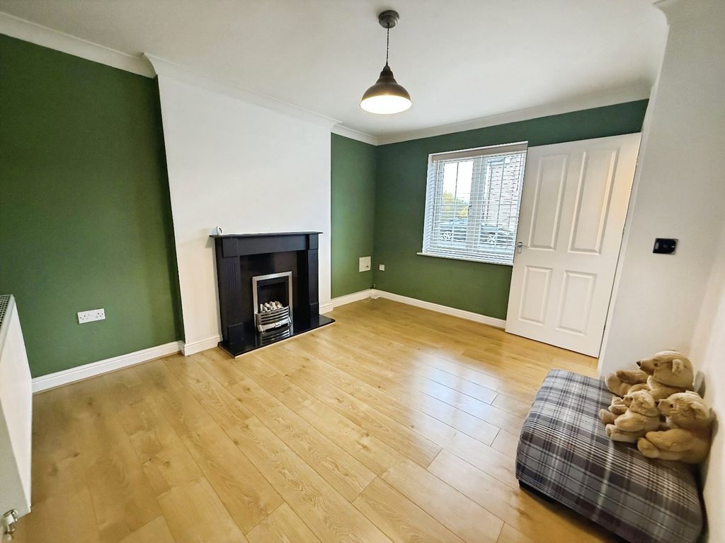 Property photo 2 of 16 Picture No. 13