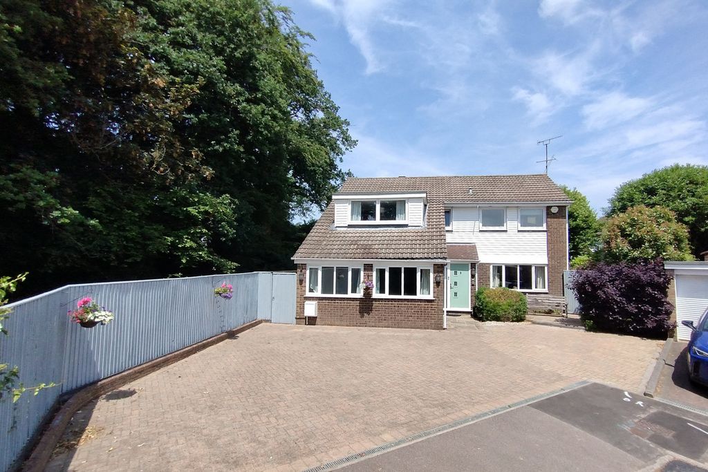Property photo 1 of 33