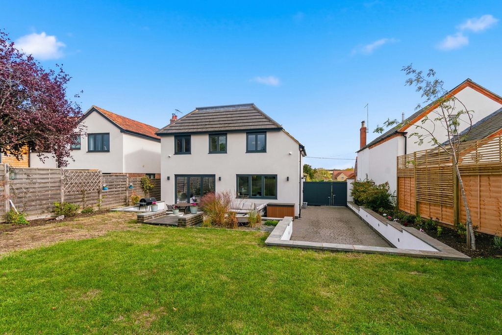 Property photo 2 of 50