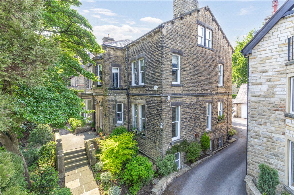 Property photo 1 of 17 Eldermere House