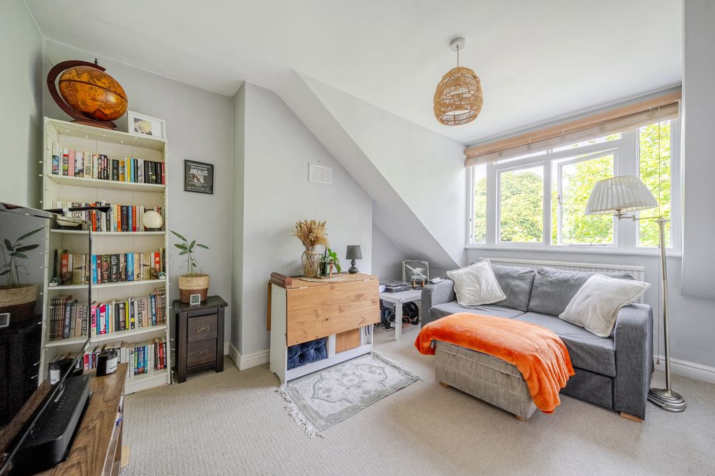 Property photo 2 of 17 1488416-8-6A54E57...