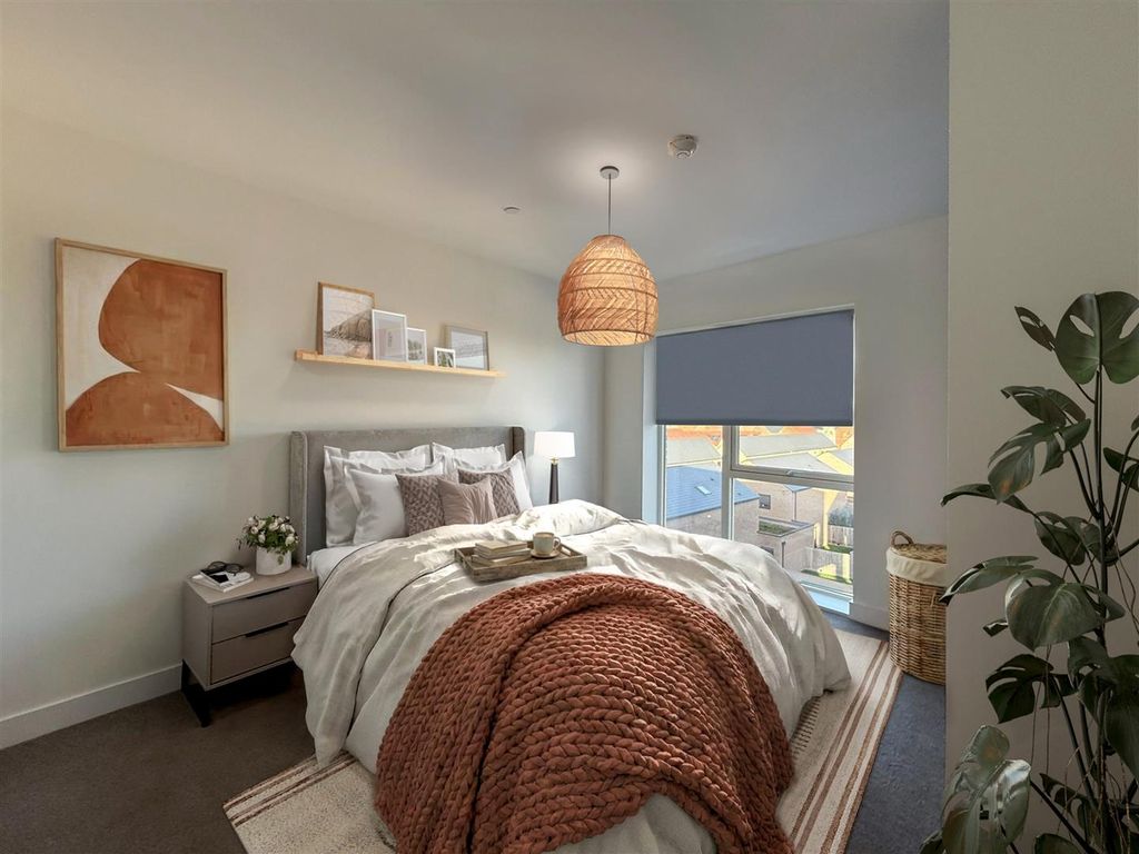 Property photo 1 of 16 Bedroom.Jpg