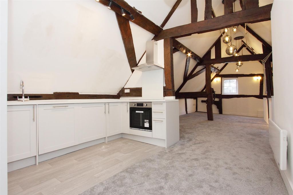 Property photo 2 of 13 Flat 4, 2 Minster Street (7).Jpg