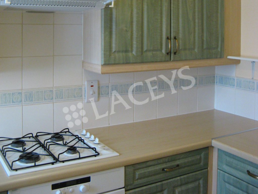 Property photo 2 of 4 Ermine St 69 077