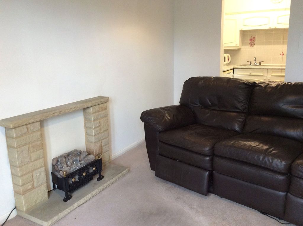 Property photo 2 of 13 Lounge