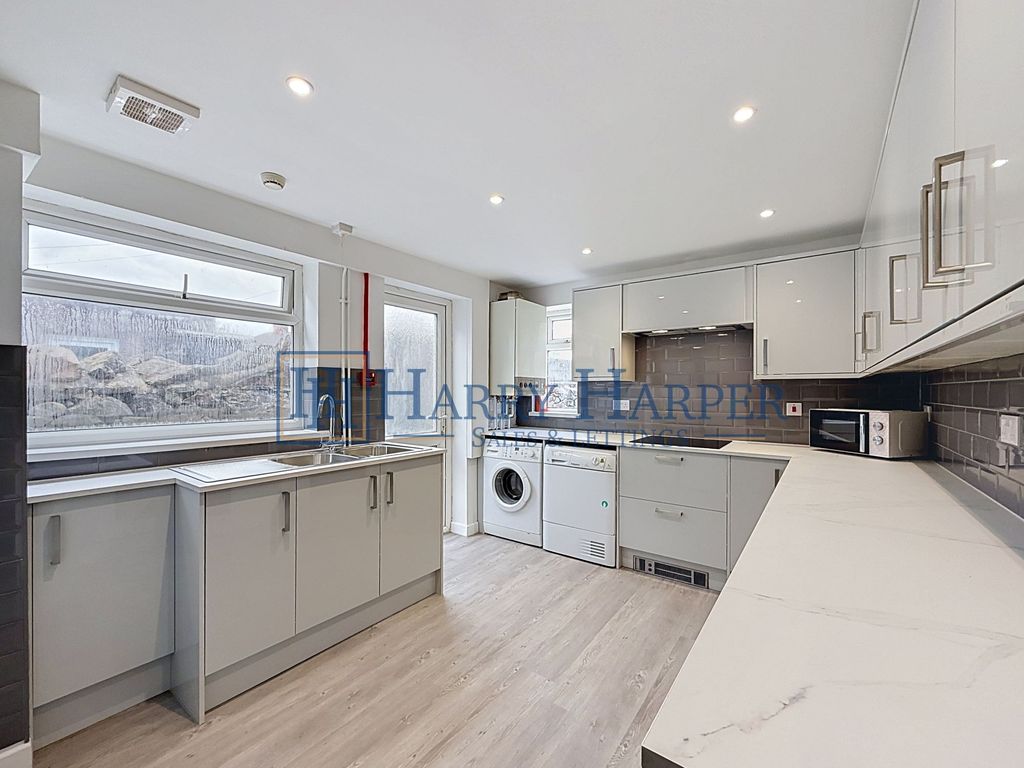 Property photo 1 of 16 Kitchen