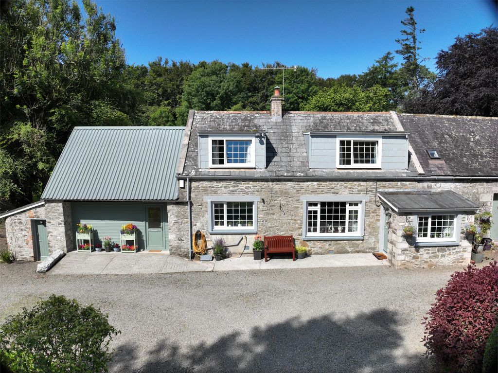 Property photo 1 of 18