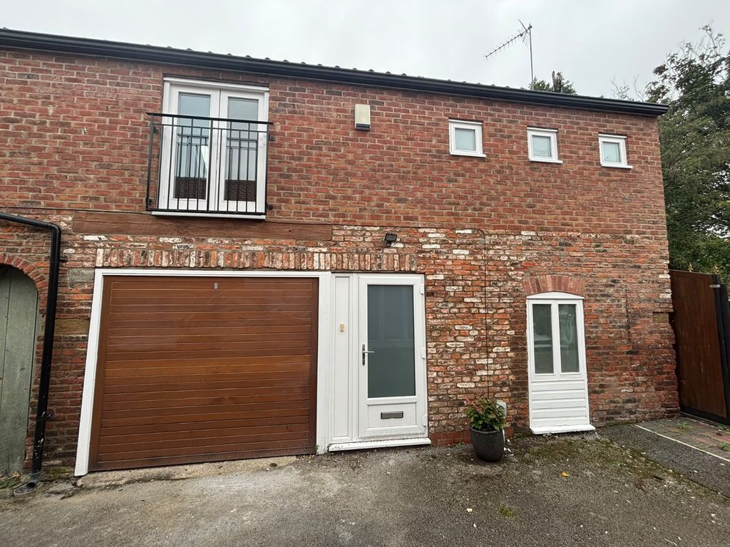 Property photo 1 of 7 External