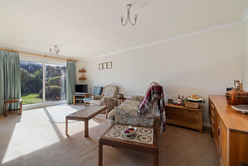 Property photo 2 of 16 Living Room