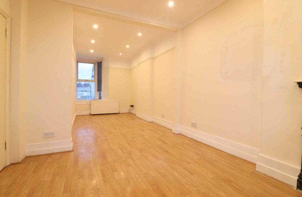 Property photo 3 of 7