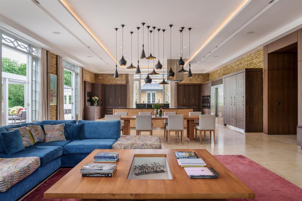 Property photo 3 of 29 052604-Themeadows-Superroom-Jamesbrookman-Robinqua