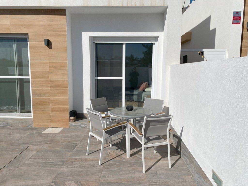 Property photo 3 of 39