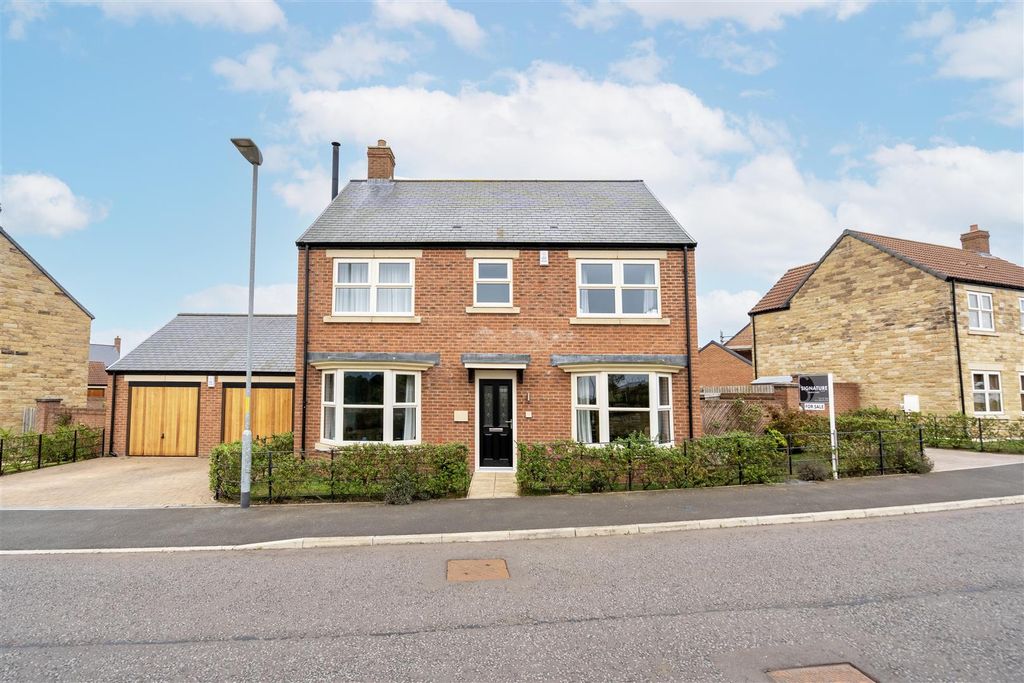 Property photo 1 of 10 External